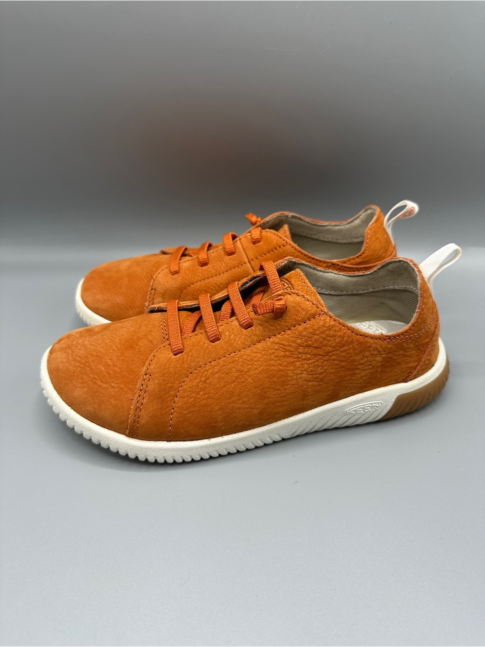 KEEN Kids KNX Leather Flat Comfy Barefoot Feel Sneakers Little Kid’s Sz 3 Orange